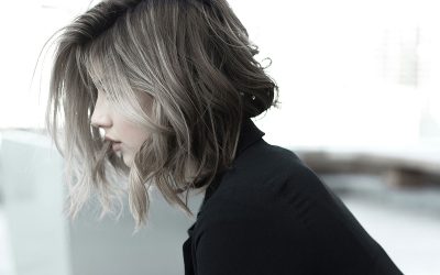 Dile que sí a los sérums capilares por estas razones