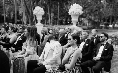 Guía de códigos de vestimenta para invitados: qué significa realmente cada dress code